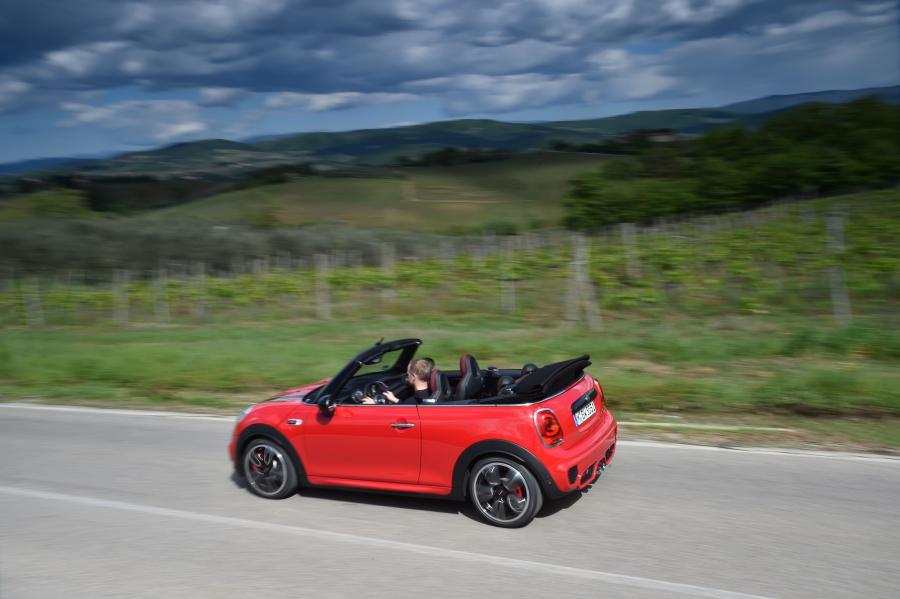  Mini Cooper S JCW Cabrio 2016 года  (фото 89 из 104)